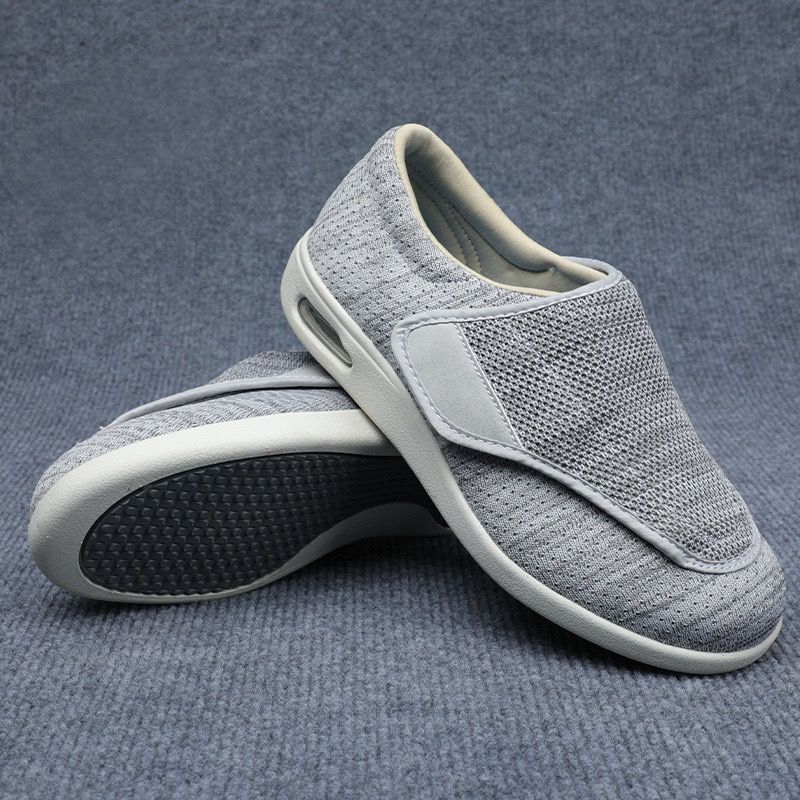 Extra breite orthopädische Schuhe